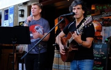 Elle court , elle court la musique