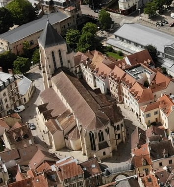 Secrets et mystères de la cathédrale Saint-Spire