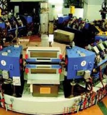 Visite d'un accélérateur de particules: l'anneau de collisions d'Orsay