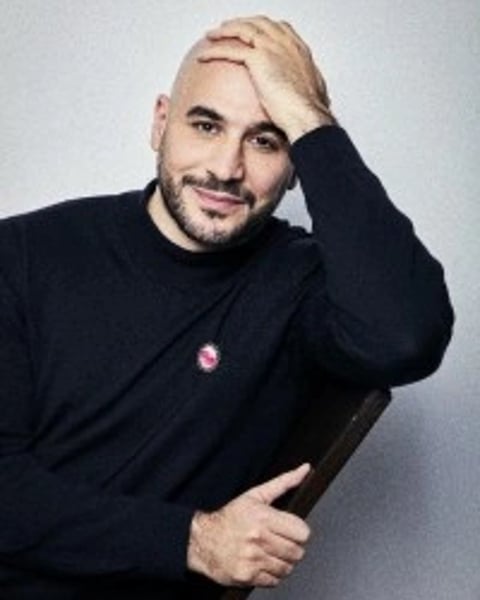 Mehdi Djaadi : Couleur Framboise