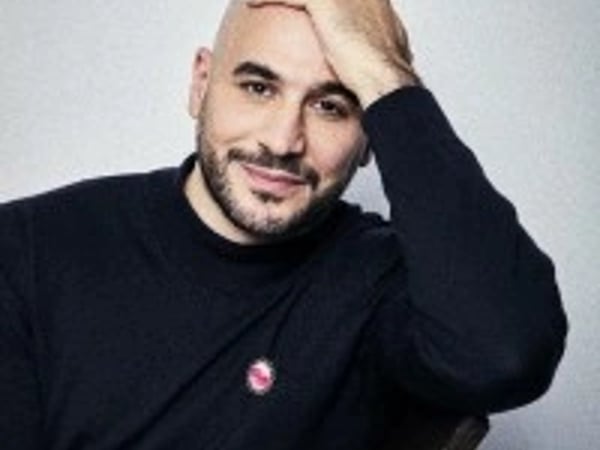 Mehdi Djaadi : Couleur Framboise