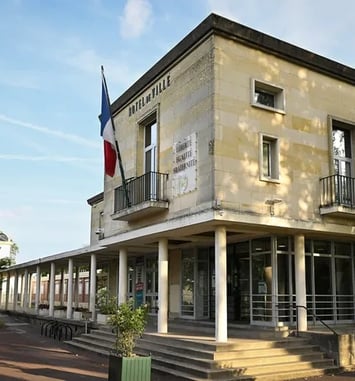 Visites de la Mairie et du PJC (ancienne mairie)