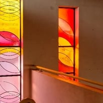 Découvrir les vitraux de Pierre Mabille à Saint-Joseph-des-Tarterêts