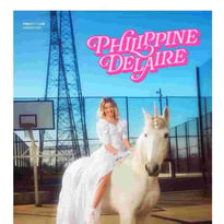 Philippine Delaire, Fifille à papa