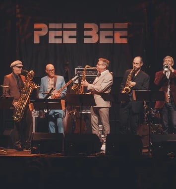 Concert Pee Bee Plays French Cricket